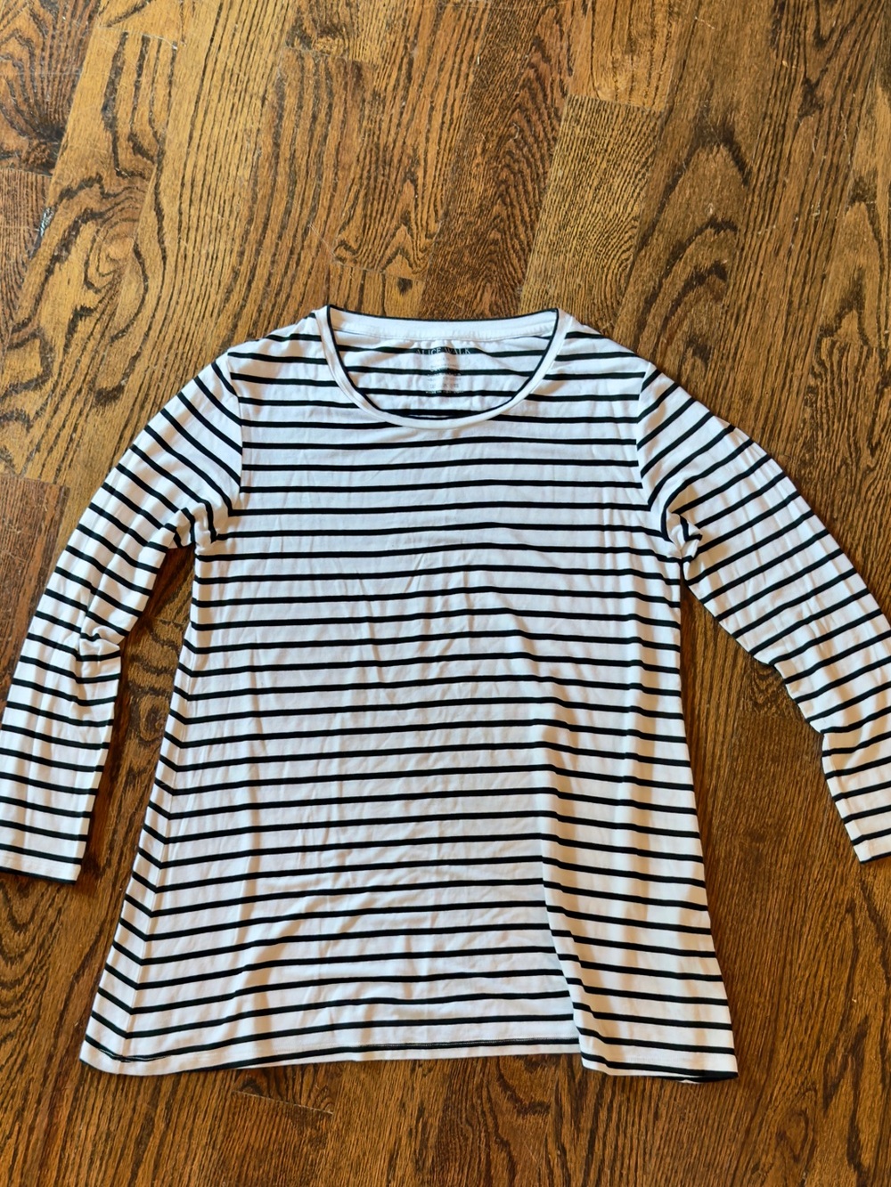 ALICE WALK / Women’s Classic Black & White Striped Long-Sleeve Top